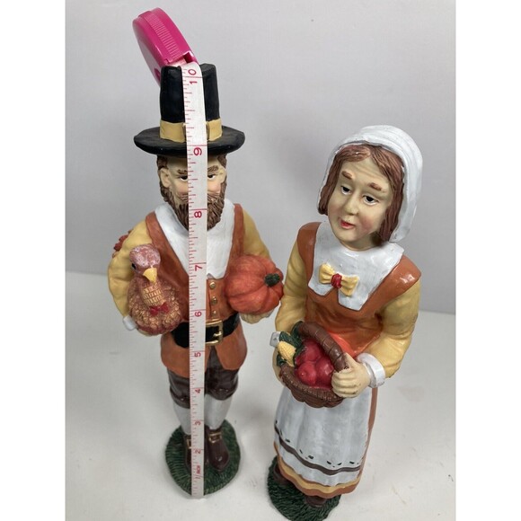Thanksgiving Pilgrim Couple Figurine Statues Harvest Giving Thanks 10" EUC - Picture 3 of 3